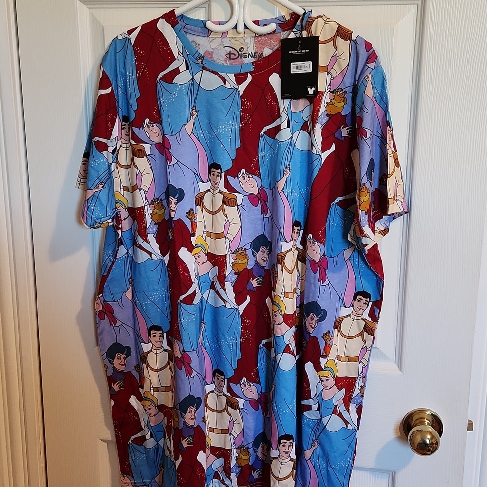 Disney Cakeworthy Cinderella 75 anniversary T Shirt